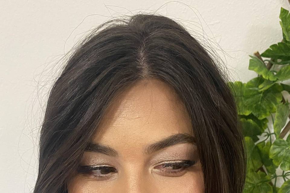 Nude makeup