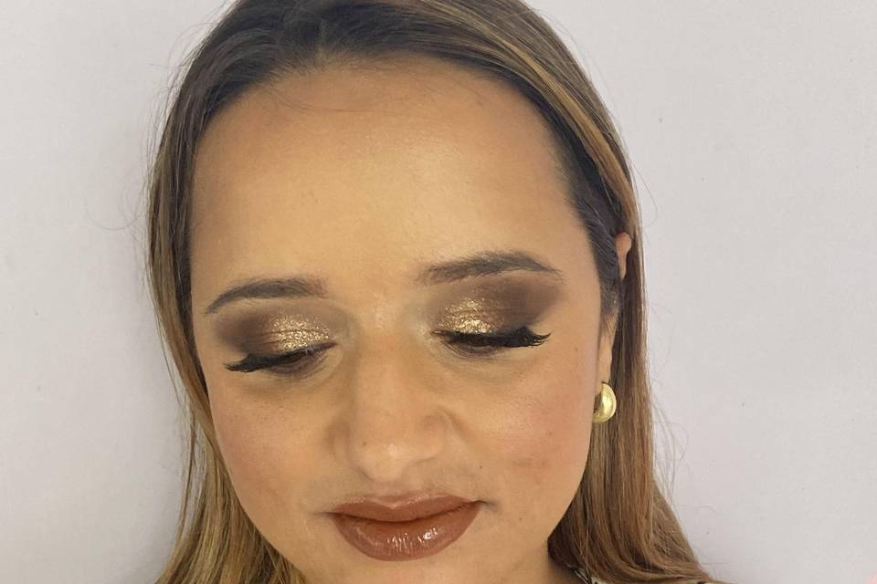 Bronze makeup