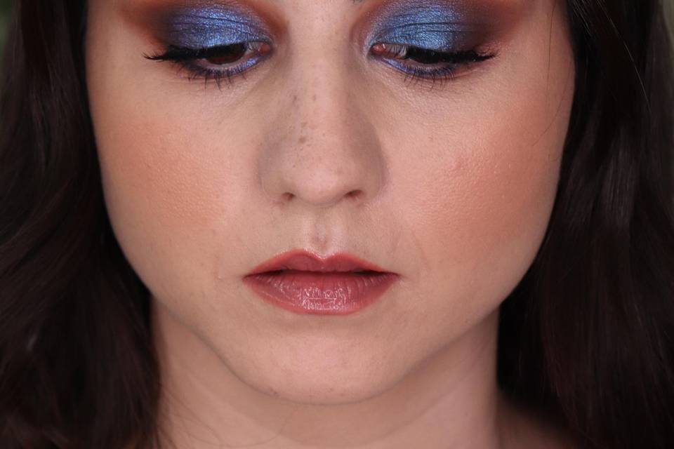 Blue makeup