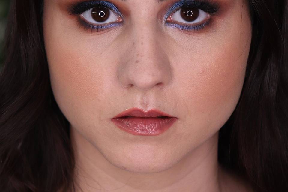 Blue makeup