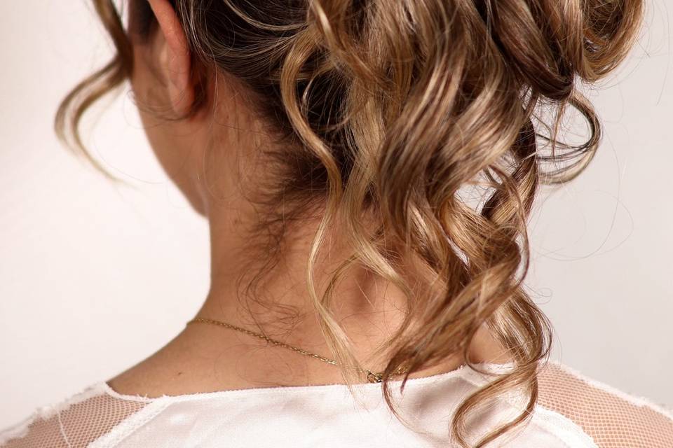 Bridal messy hair updo