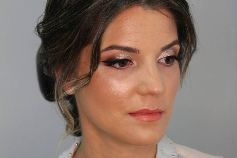 Mariana Nogueira Makeup Artist