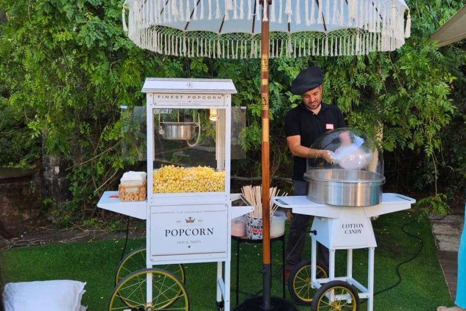 Carrinho de pipocas e algodão