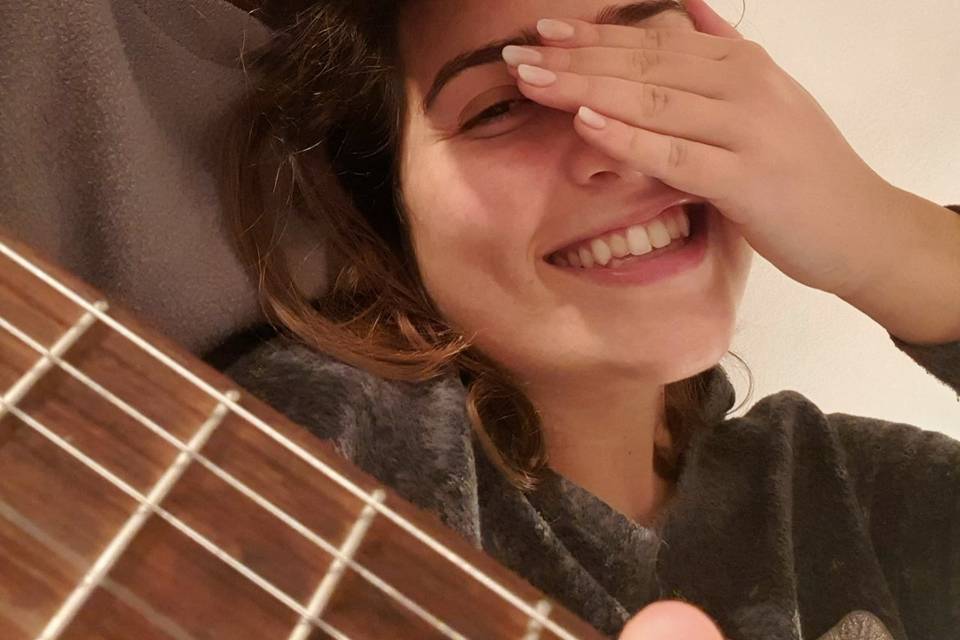 Com a guitarra desde o início