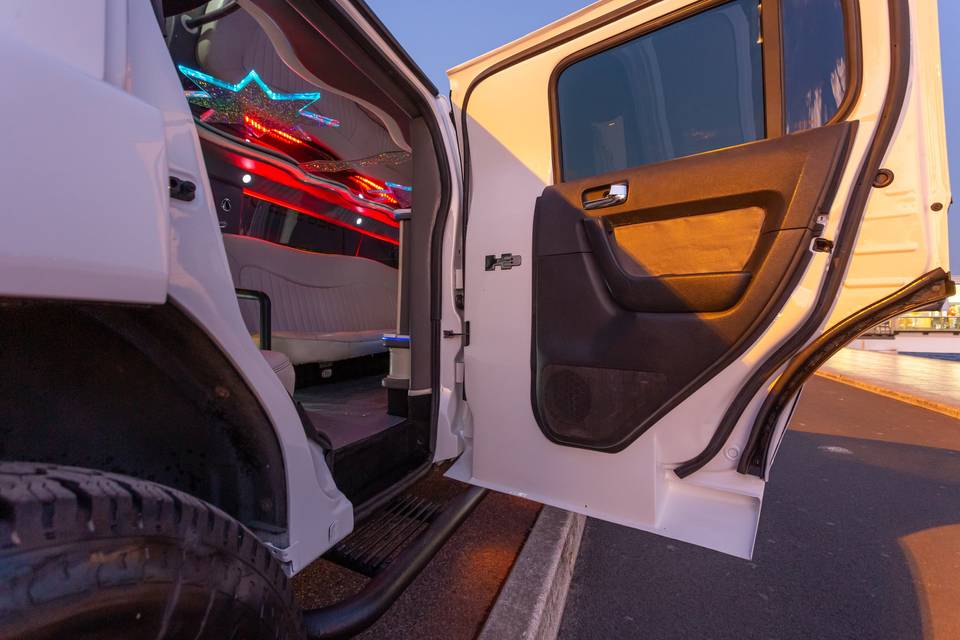 Interior Hummer H3