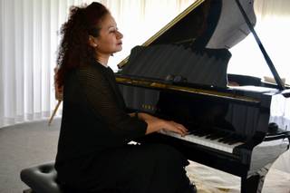 Eliete Gonçalves - Piano