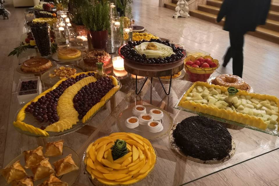 Mesa doces e frutas