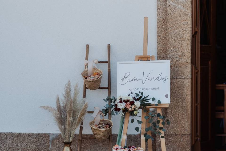 Entrada de igreja tons outonai