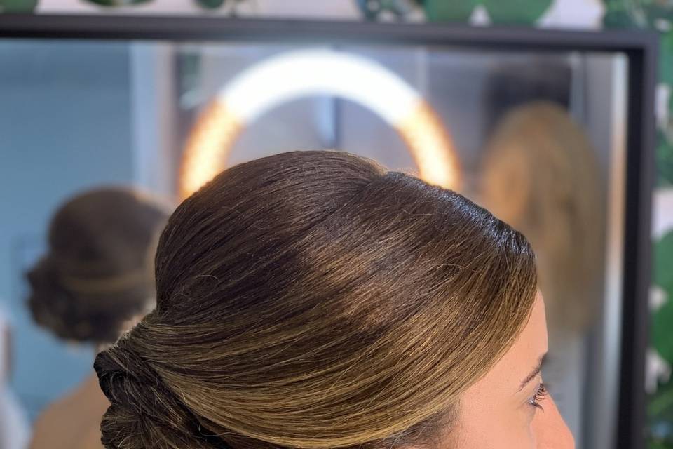 Penteado coque baixo