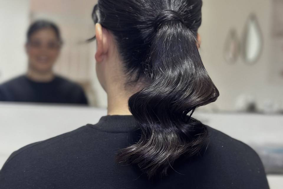 Ponytail com Hollywood Waves