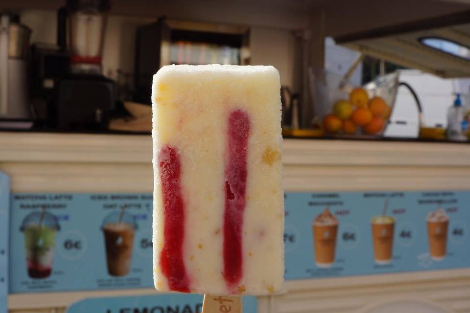 Paleta de cheesecake de framb.
