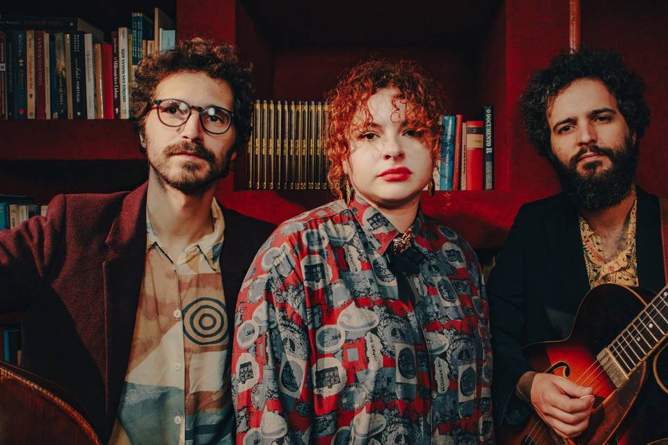Trio voz guitarra e baixo 2026