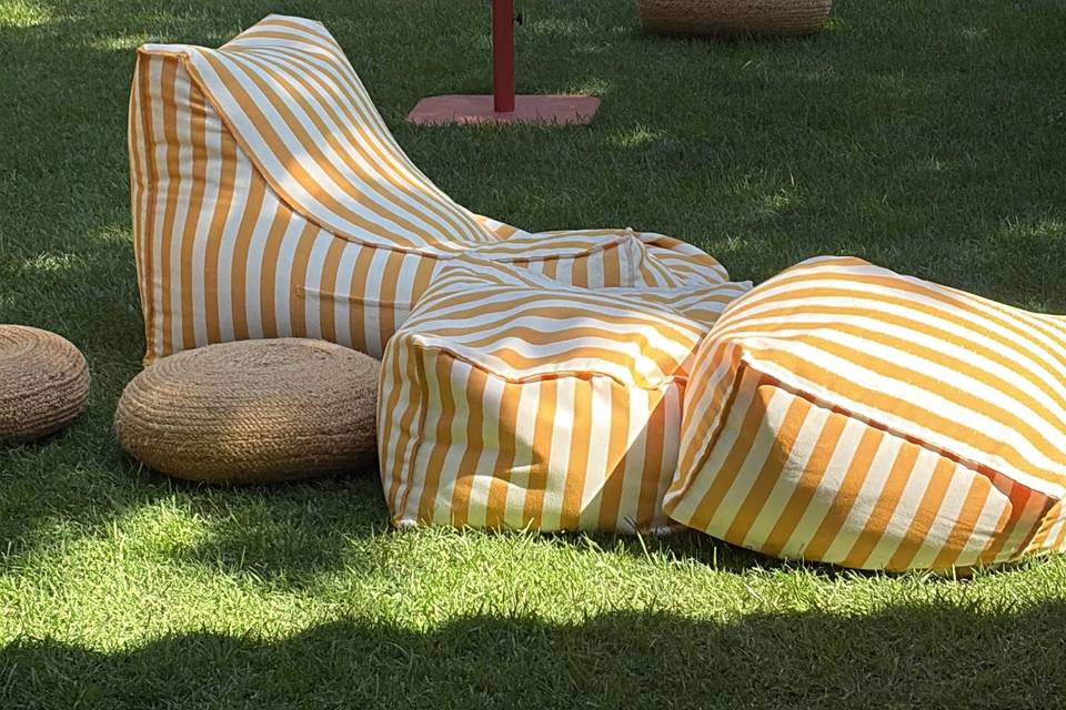 Lounge exterior