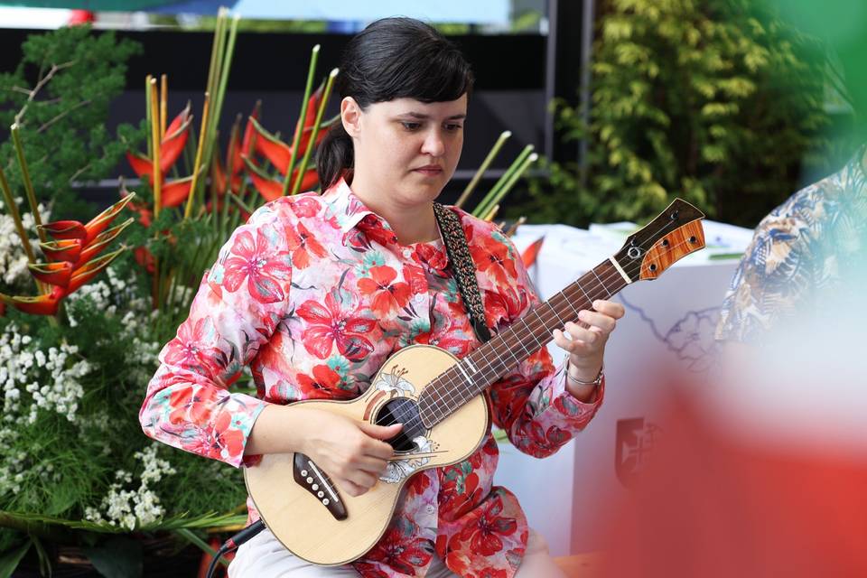 Instrumentista Lara Nunes