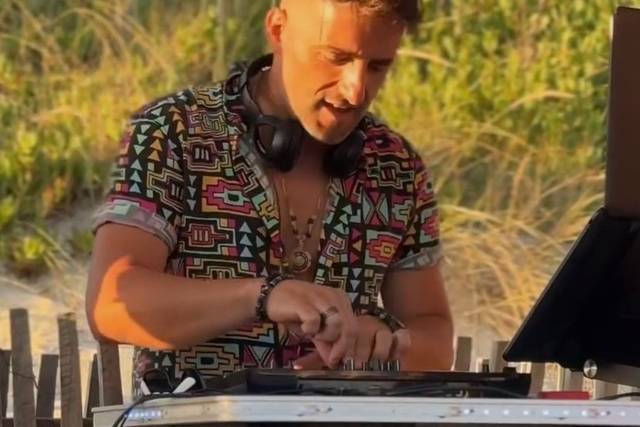 Sardine Beach Bar - 2025