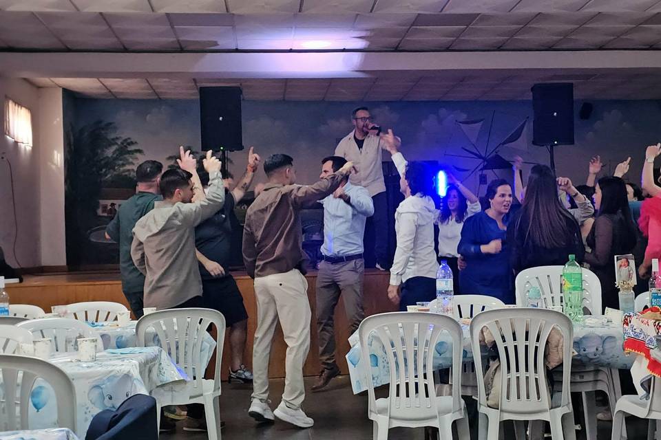 Braços no ar