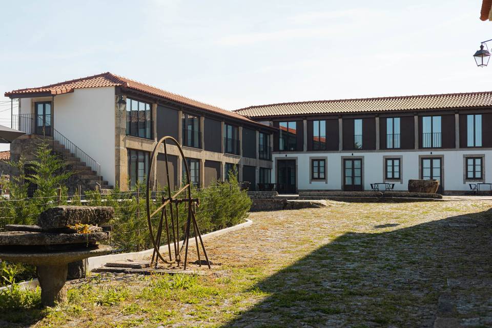 CasaNova Farmhouse