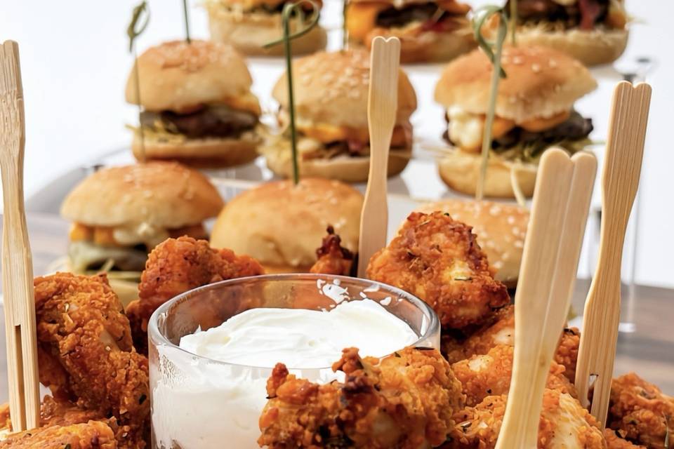 Frango frito com creme fresh.