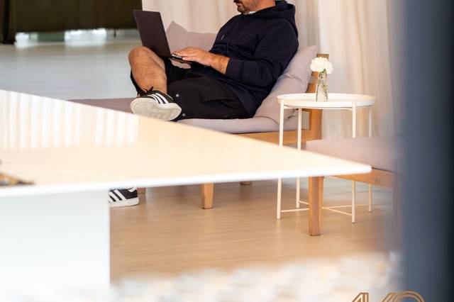 A música fala por ele.