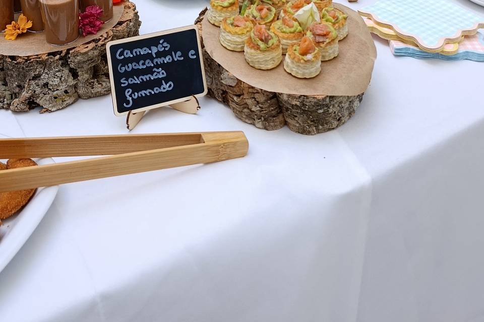 Finger food table