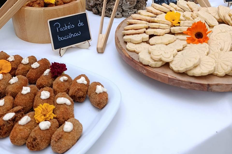Finger food table