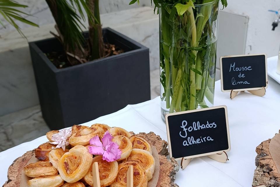 Finger food table