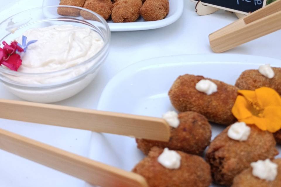 Finger food table