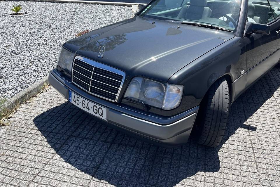 Mercedes E200