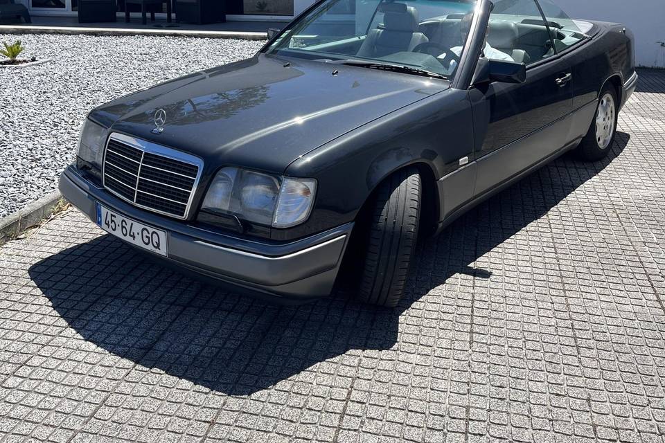 Mercedes E200