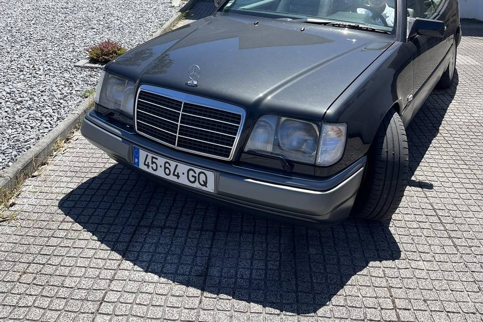 Mercedes E200