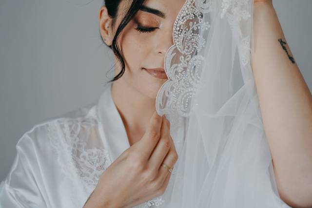 Hevelin Page Makeup & Hairstylist