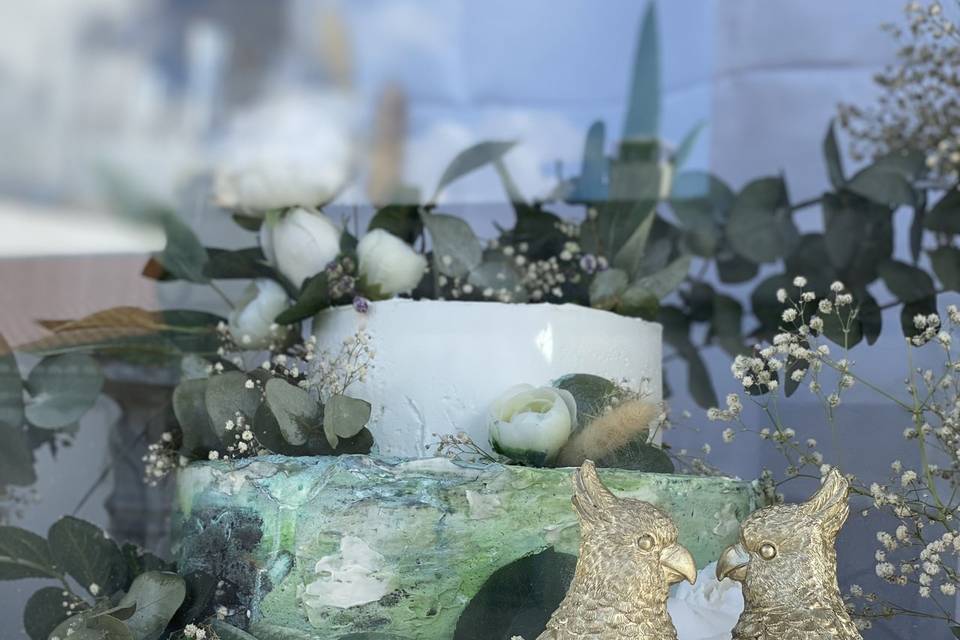 Bolos e decoração da mesa.