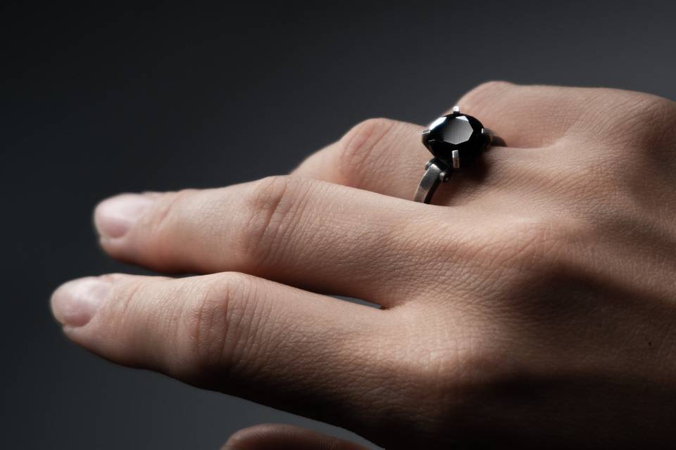 Engagement ring with onyx