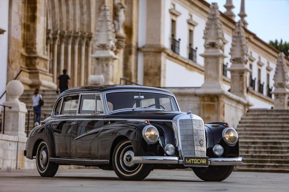 Mercedes 300 limousine