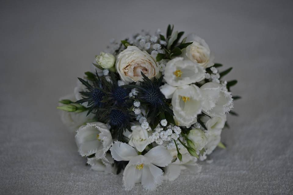 Bouquet de noiva branco e azul