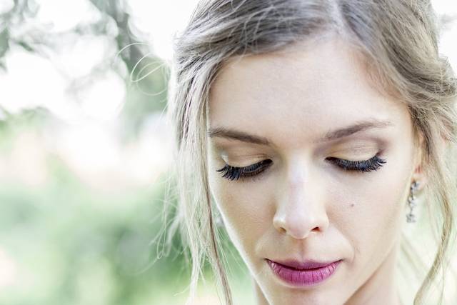 Soft bride makeup