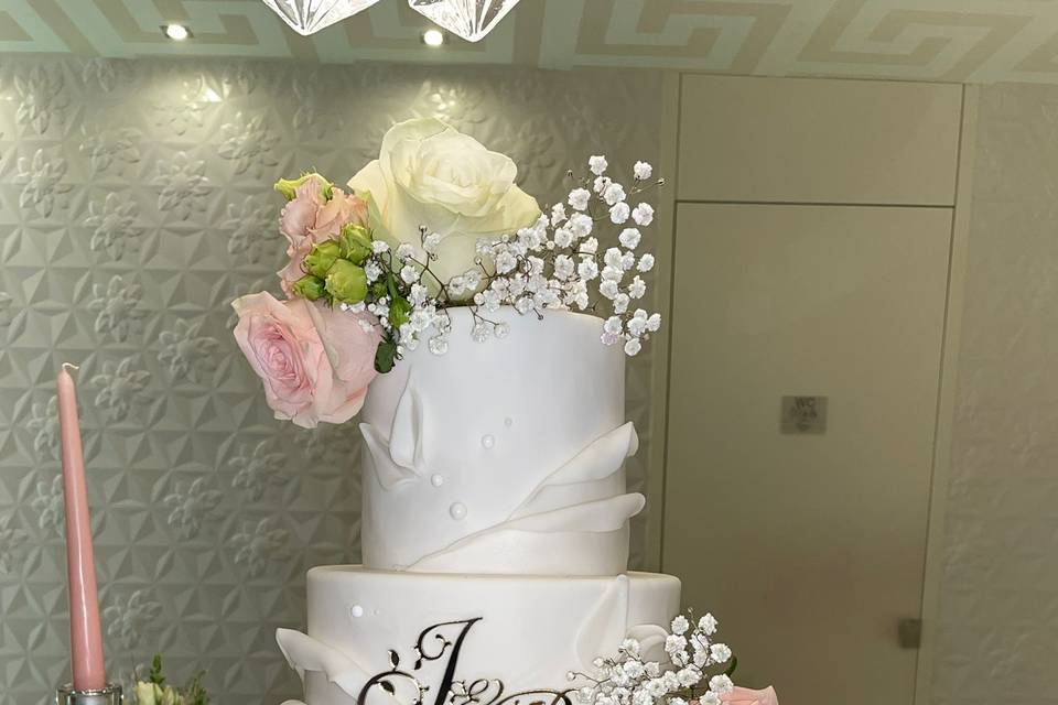 Classic Wedding Cake 2