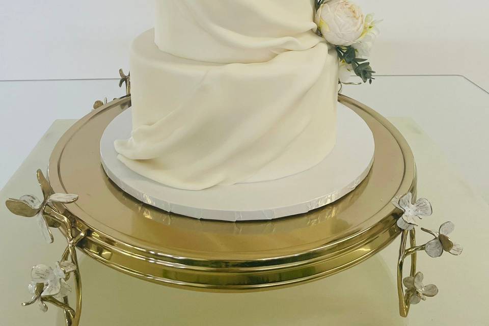 Classic Wedding Cake 3