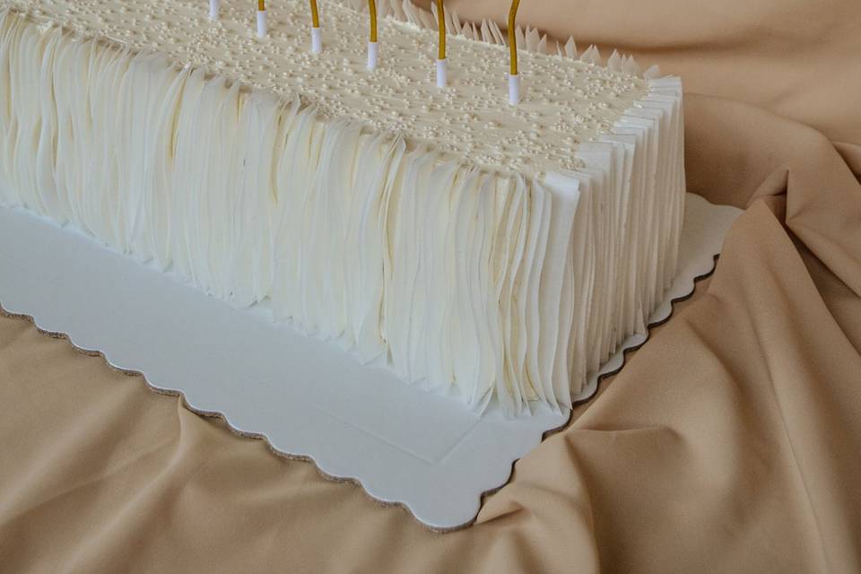 Long cake
