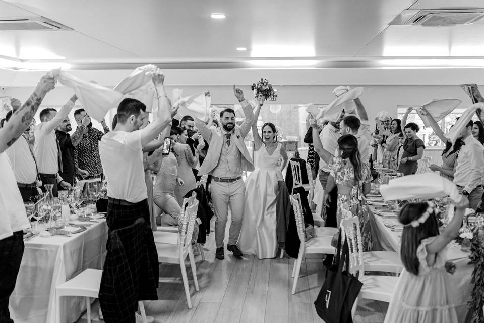 Perfect wedding - entertainers