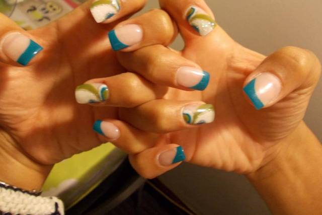 Unhas com desenhos diferentes