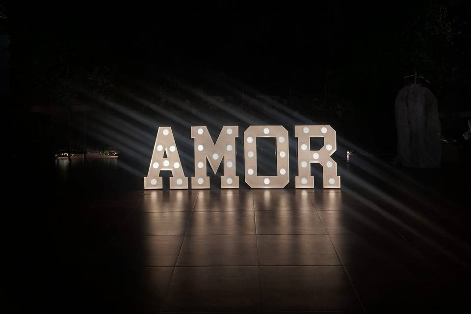 Letras Luminosas AMOR