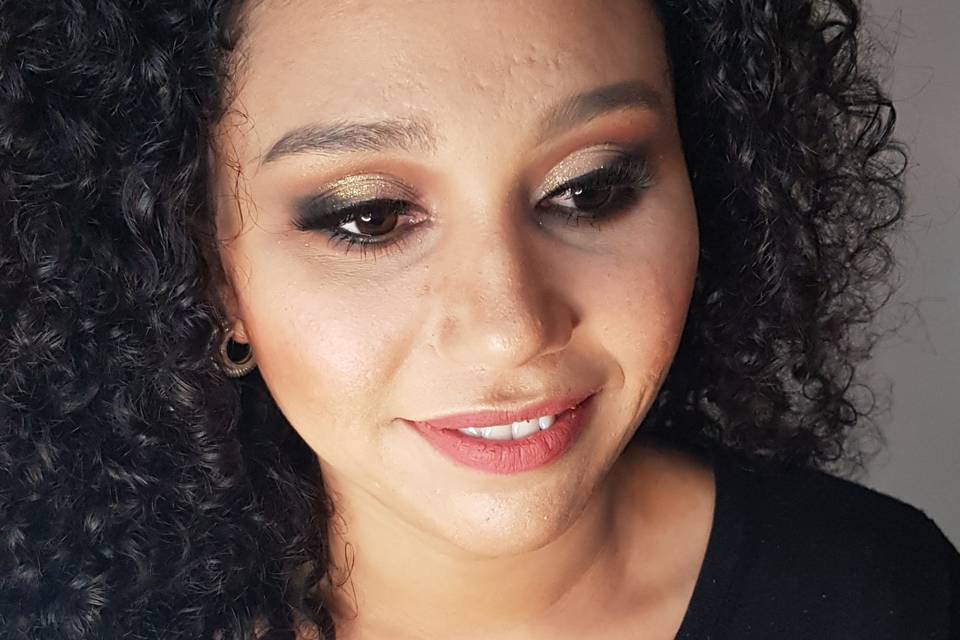 Aline Pico Makeup