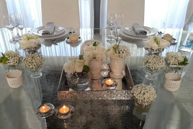 White and silver wedding table