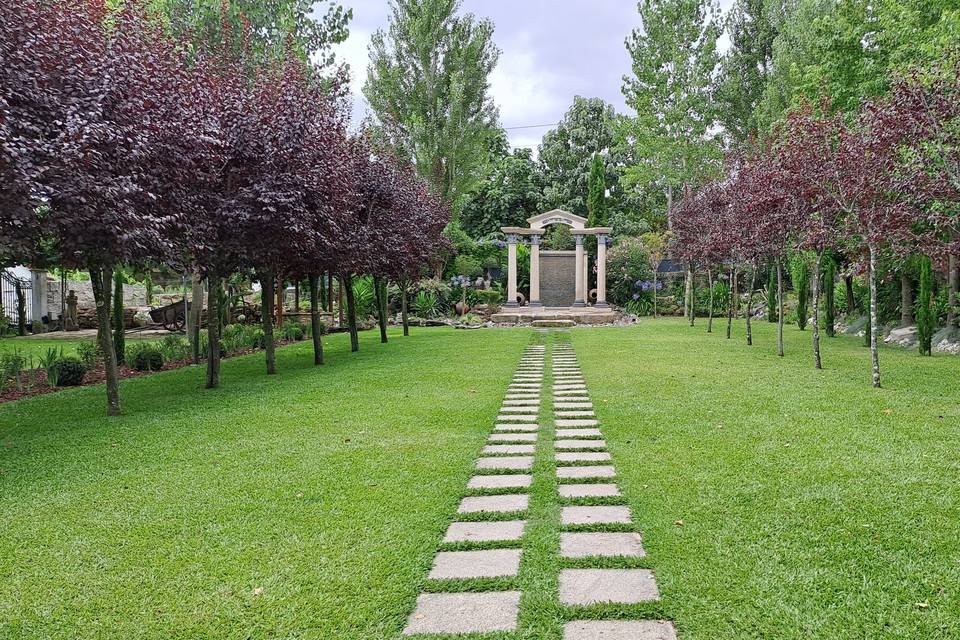 Jardim e Altar Grego