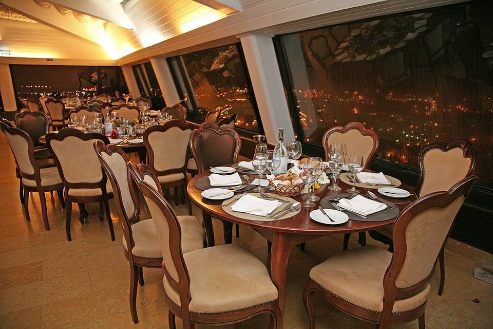 Restaurante panorâmico 8º piso