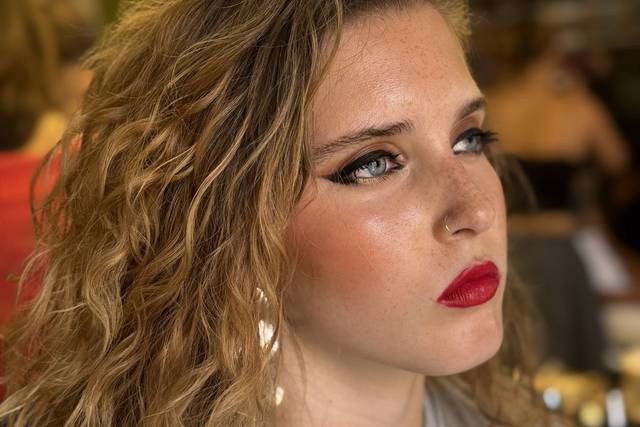 Nélia São José - Makeup artist