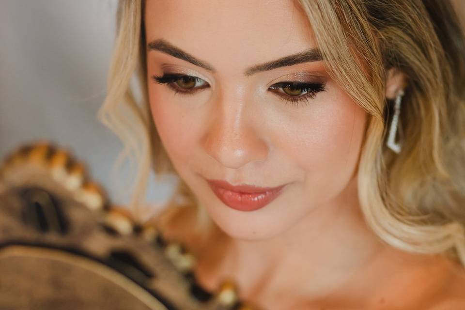 Vanessa Bonfim Make-up