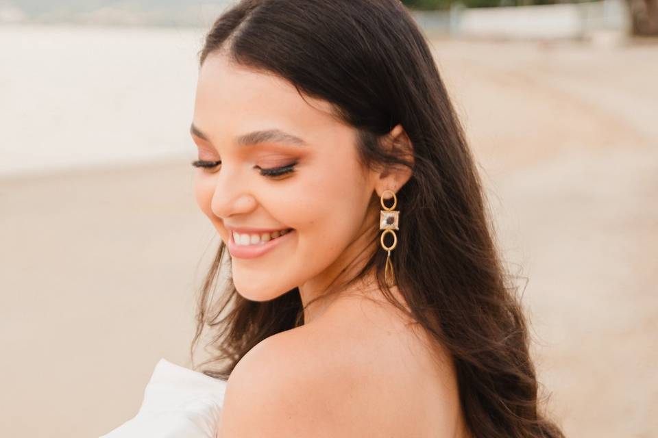 Vanessa Bonfim Make-up