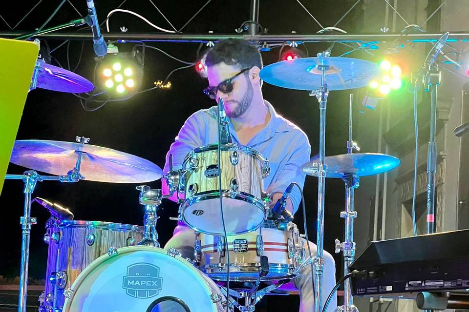 Bateria / Percussão / Voz